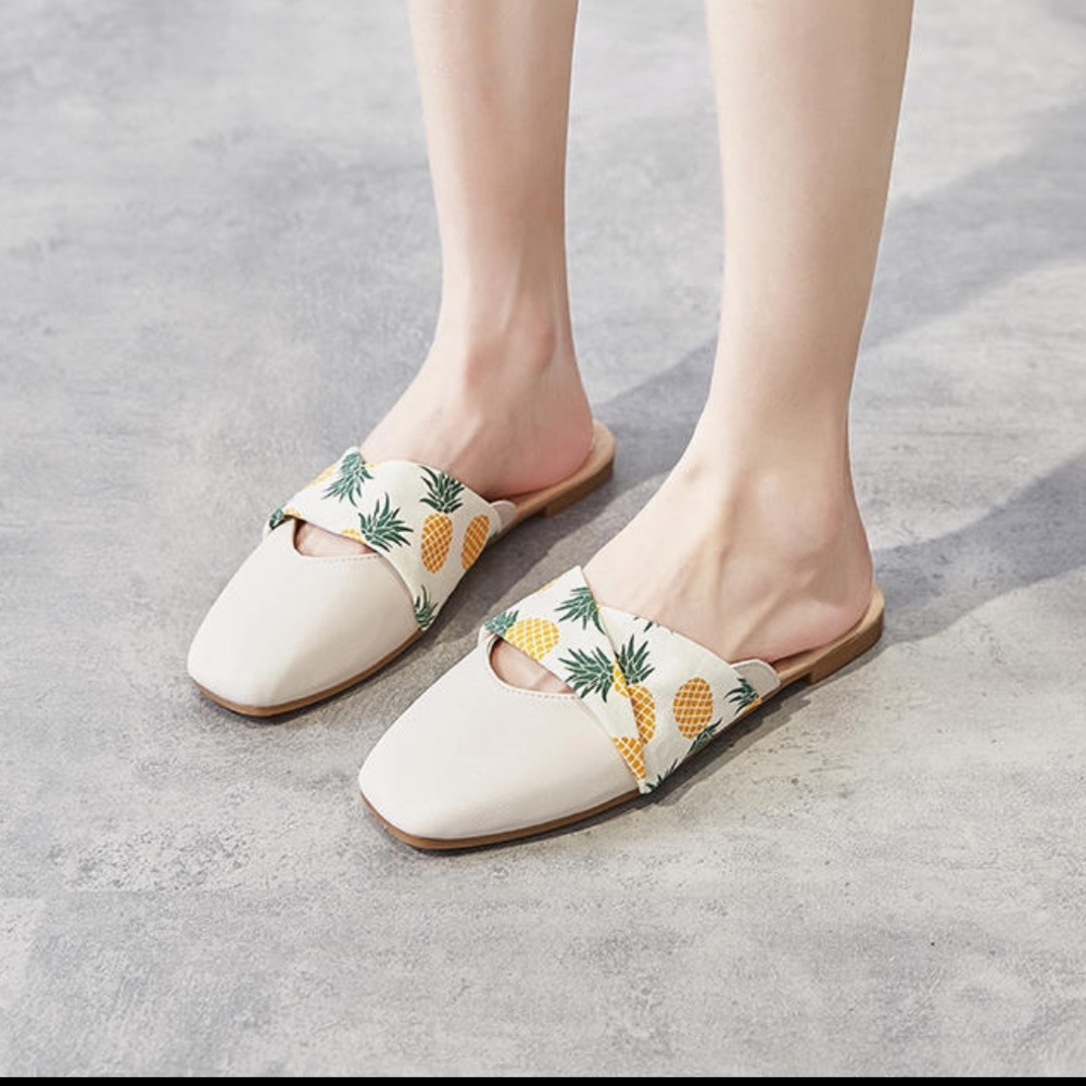 Summer slides printed mules 🍍
